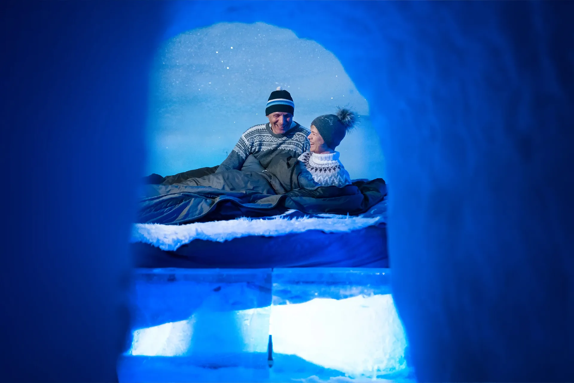 Sleeping berth of snow with a block bed and thermal bedding